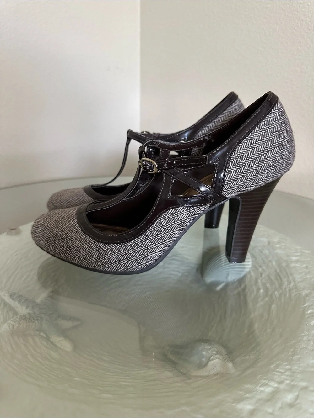 Dexflex Retro Pinup Herringbone T-Strap Heels 9.5⁠ runs small fits a size 9